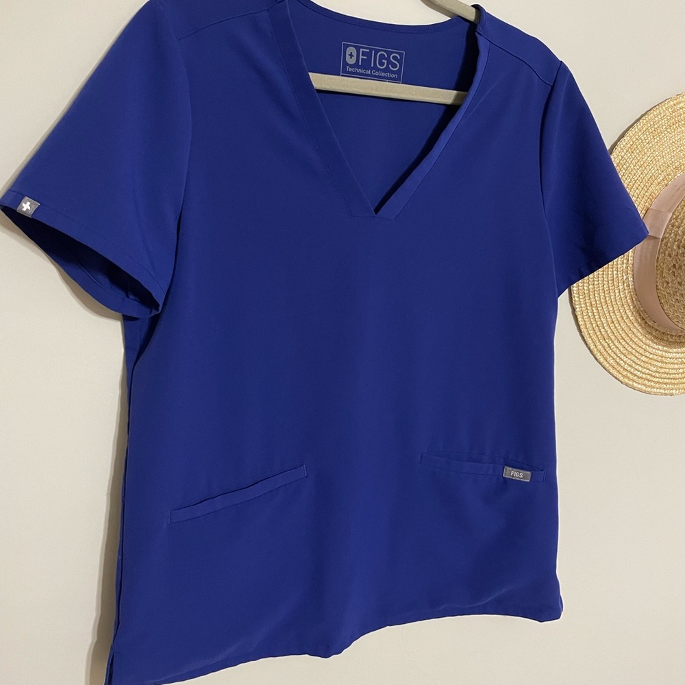 FIGS royal blue scrub set